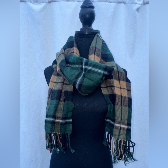 American Eagle Green and Beige Fringe Scarf Unisex Winter - Picture 1 of 4